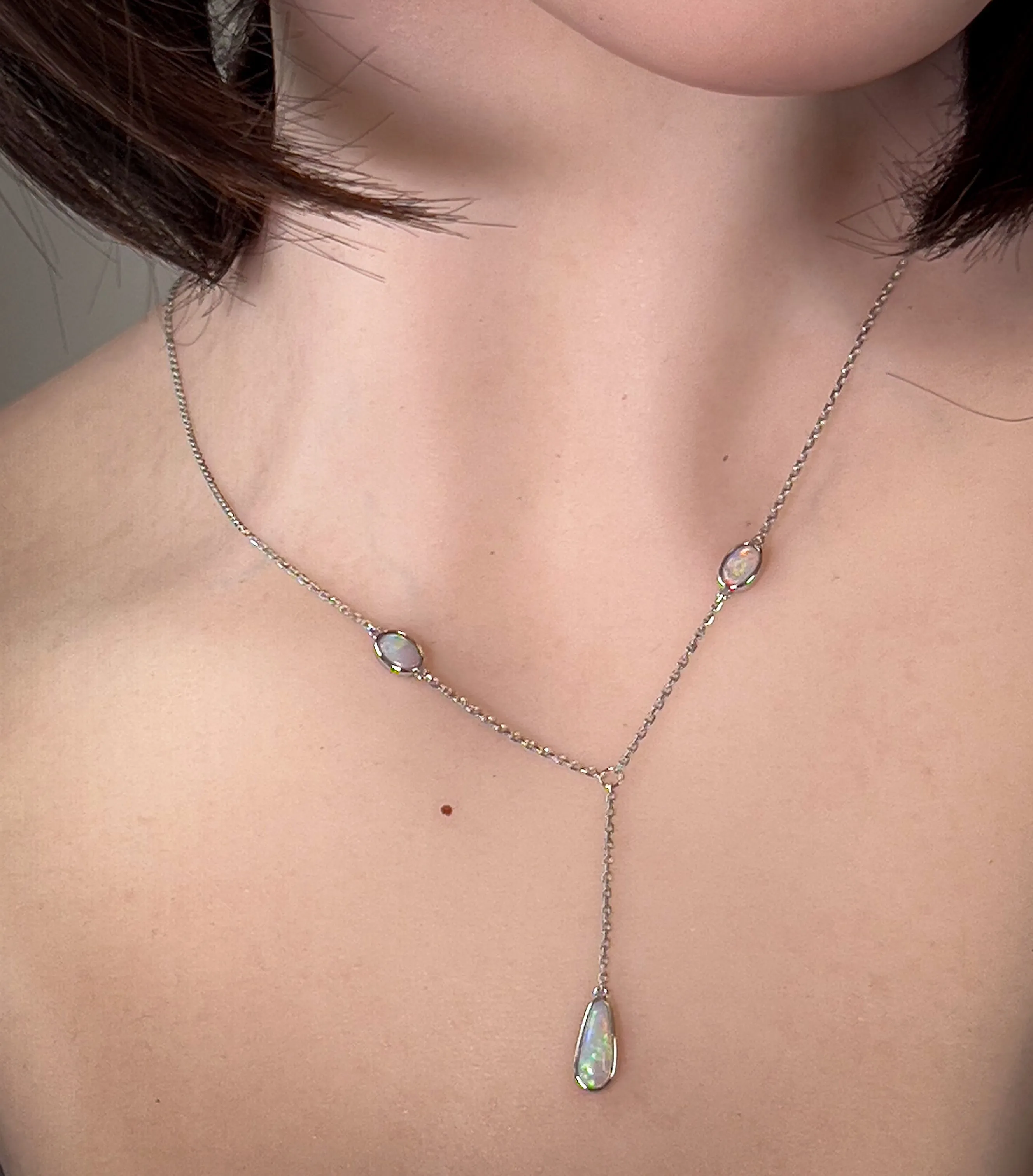 14kt White Gold 3 Opal necklace